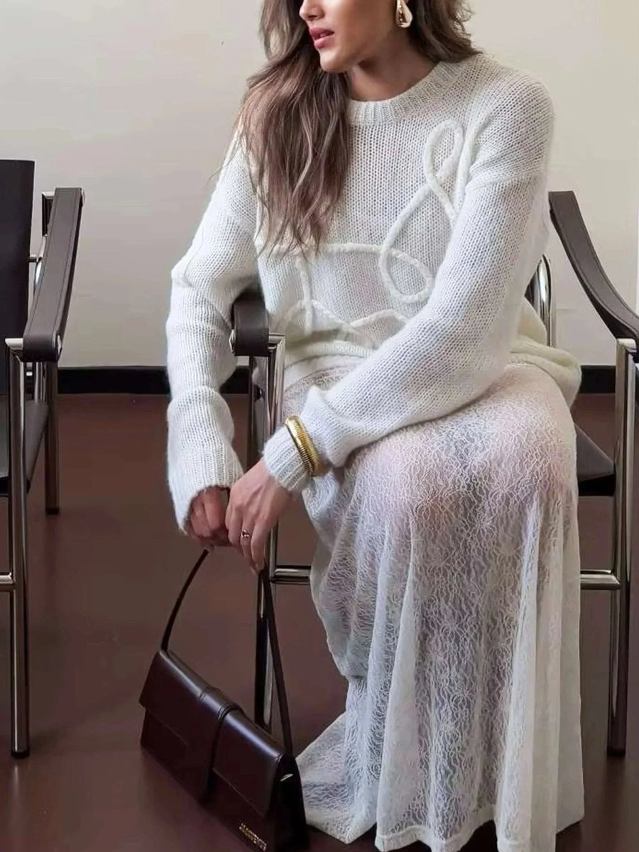 Women's Oversized Textured Knitted Jumper Cord Appliqué