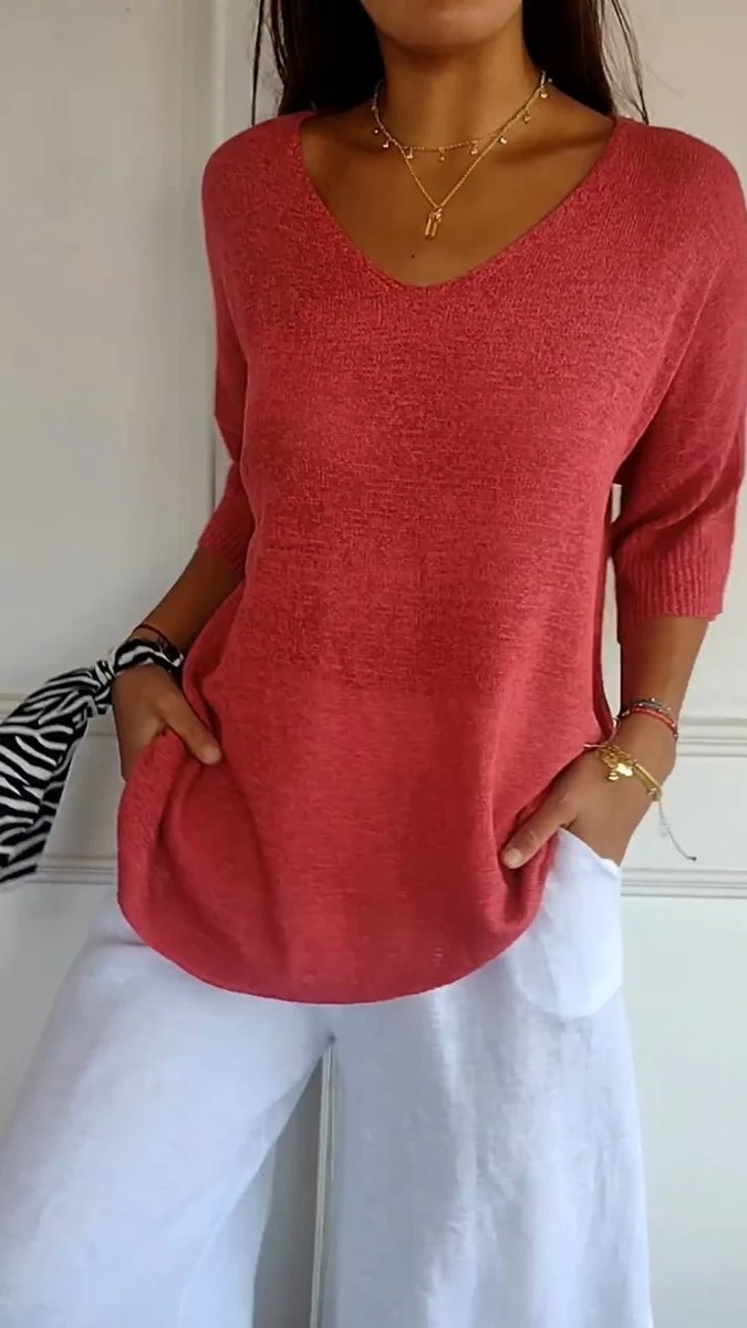 Women's Relaxed-Fit V-Neck 3/4 Sleeve Knit Blouse Curved Hem Top