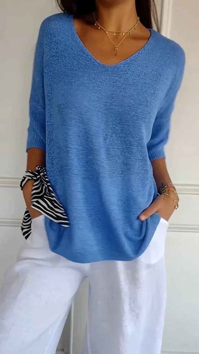 Women's Relaxed-Fit V-Neck 3/4 Sleeve Knit Blouse Curved Hem Top
